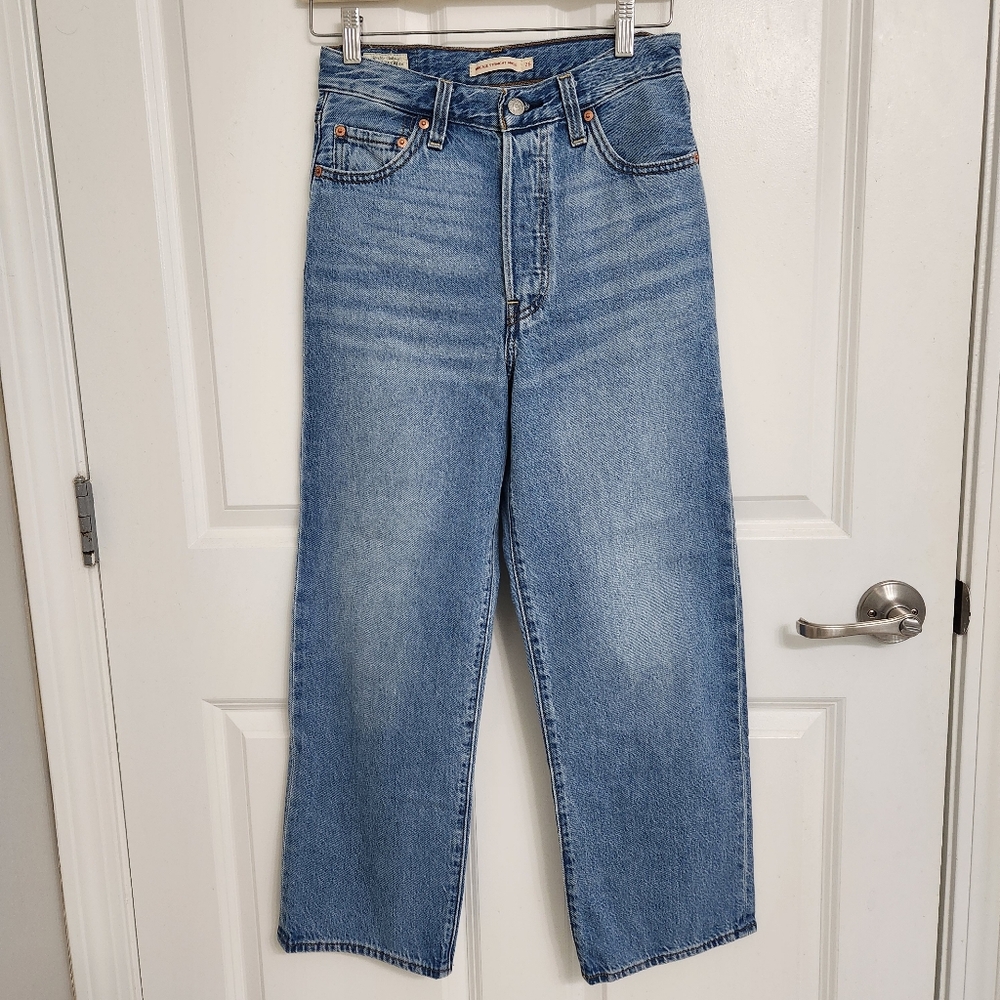 Levi's - Ribcage Straight Ankle Jeans